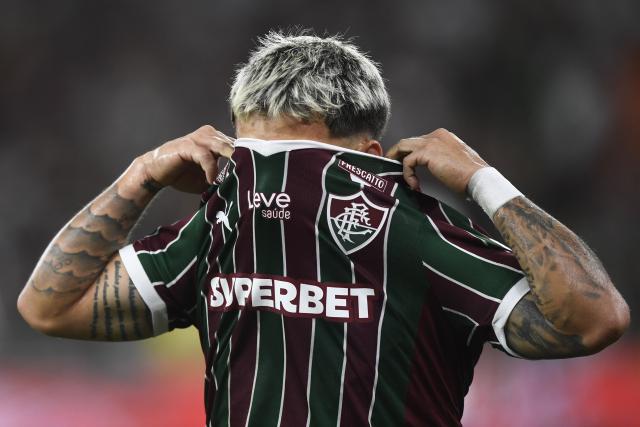 (260812) -- RIO DE JANEIRO, Aug. 12, 2026 (Xinhua) -- Yeferson Soteldo of Fluminense reacts during the first leg of the Copa Libertadores round of 16 football match between Brazil's Fluminense and Argentina's Independiente Rivadavia at the Maracana stadium in Rio de Janeiro, Brazil, on Aug. 11, 2026. (Photo by Daniel Ramalho/Xinhua)