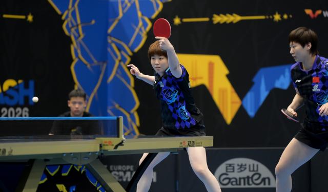 (260812) -- MALMO, Aug. 12, 2026 (Xinhua) -- Wang Manyu/Kuai Man (C) compete during the women's doubles round of 16 match between China's Wang Manyu/Kuai Man and Tatiana Kukulkova (Slovakia)/Syndrela Das (India) at the WTT Europe Smash Sweden 2026 in Malmo, Sweden, Aug. 12, 2026. (Xinhua/Weng Xinyang)