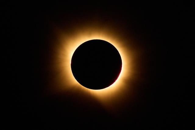 (260813) -- GUADALAJARA, Aug. 13, 2026 (Xinhua) -- This photo taken on Aug. 12, 2026 shows a total solar eclipse seen in Guadalajara, Spain. (Xinhua/Meng Dingbo)
