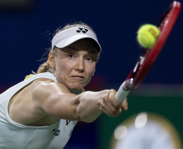 (260813) -- TORONTO, Aug. 13, 2026 (Xinhua) -- Elena Rybakina of Kazakhstan returns the ball during the women's singles semifinal match between Coco Gauff of the United States and Elena Rybakina of Kazakhstan at the 2026 National Bank Open tennis tournament in Toronto, Canada, on Aug. 12, 2026. (Photo by Zou Zheng/Xinhua)