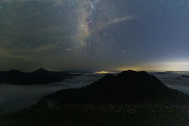 (260813) -- BEIJING, Aug. 13, 2026 (Xinhua) -- This photo taken on Aug. 12, 2026 shows Perseid meteor shower over Shexian County of Huangshan City, east China's Anhui Province. Perseid meteor shower, which peaks on August 12 and 13 this year, is an annual meteor shower that occurs from mid-July to late August. (Photo by Fan Chengzhu/Xinhua)