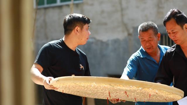 (260813) -- NANCHANG, Aug. 13, 2026 (Xinhua) -- Chen Jianguo (L), Party secretary of Beishan Village, checks agricultural products in Beishan Village of Guangxin District in Shangrao City, east China's Jiangxi Province, July 23, 2026.
  Chen Jianguo, Party secretary of Beishan Village, opened social media accounts to post farm produce promotion clips and leveraged livestreaming to sell local agricultural products. Villagers pack their produce up to his livestream sessions one after another, creating a bustling scene similar as open-air markets.
  As e-commerce is increasingly employed to boost farmers' incomes, Party members and village officials are mobilized to participate actively in livestreaming sales, leading the way in navigating this new path to prosperity. (Xinhua/Peng Jing)