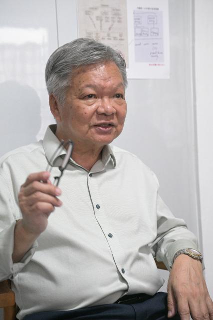 (260813) -- SINGAPORE, Aug. 13, 2026 (Xinhua) -- Singaporean historian Lim Shao Bin speaks during an interview with Xinhua at his home in Singapore, July 31, 2026. TO GO WITH "Interview: Uncovering Unit 731's dark history requires broader int'l cooperation, says Singaporean historian" (Xinhua/Then Chih Wey)