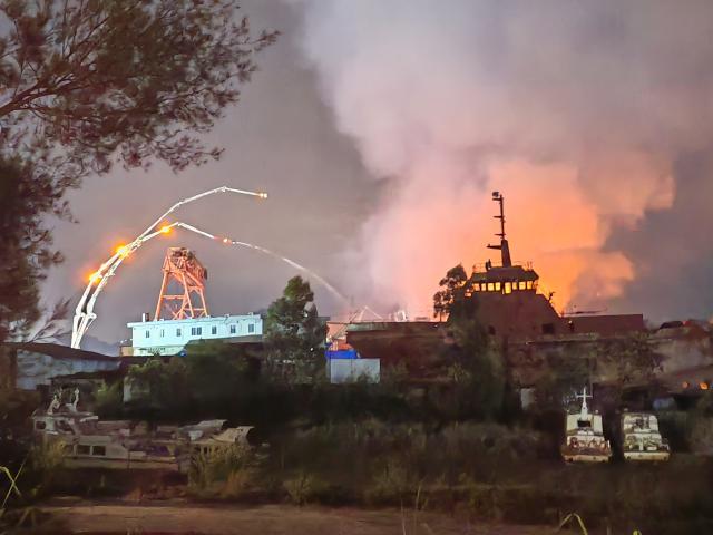 (260813) -- FUZHOU, Aug. 13, 2026 (Xinhua) -- Firefighters work at the site of a shipyard fire in Fu'an, southeast China's Fujian Province. Twelve people were injured after a vessel caught fire at the shipyard on Thursday, local authorities said.
  The fire broke out at around 1:09 p.m. at Century Huahai (Fujian) Shipbuilding Heavy Industry Co., Ltd. in Gantang Township of Fu'an.
  The fire has been brought under control. (Xinhua/Guo Qi)