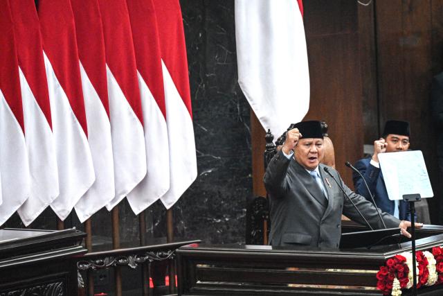 (260814) -- JAKARTA, Aug. 14, 2026 (Xinhua) -- Indonesian President Prabowo Subianto gives his annual State of the Nation address in Jakarta, Indonesia, Aug. 14, 2026. Prabowo said Friday that Southeast Asia's largest economy could achieve a 6 percent growth rate by the end of this year despite global economic uncertainties.
  In his annual State of the Nation address before members of the Parliament in the capital Jakarta, Prabowo said that Indonesia's economy grew 5.61 percent in the first quarter of 2026 and 5.45 percent in the first half of the year, marking the highest first-quarter and first-half growth rates in 13 years. (Xinhua/Agung Kuncahya B.)
