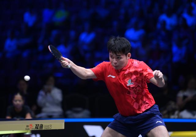 (260814) -- MALMO, Aug. 14, 2026 (Xinhua) -- Lin Shidong competes during the men's singles round of 16 match between Lin Shidong of China and Alexis Lebrun of France at the WTT Europe Smash Sweden 2026 in Malmo, Sweden, Aug. 14, 2026. (Xinhua/Weng Xinyang)