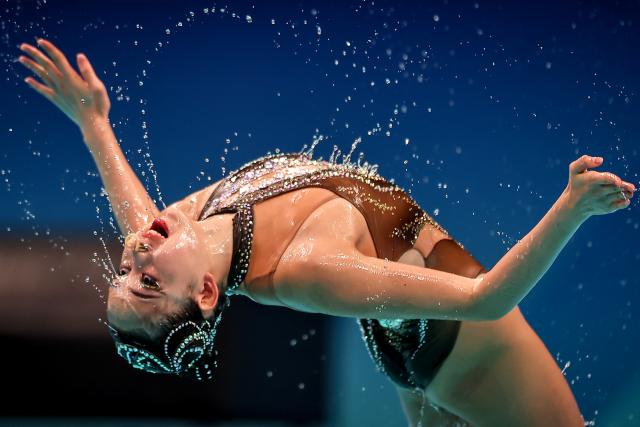 (260815) -- BUDAPEST, Aug. 15, 2026 (Xinhua) -- Zhou Kunyi of China performs during the Women's Duet Free Event of the World Aquatics Junior Artistic Swimming Championships in Budapest, Hungary, Aug. 15, 2026. (Photo by David Balogh/Xinhua)