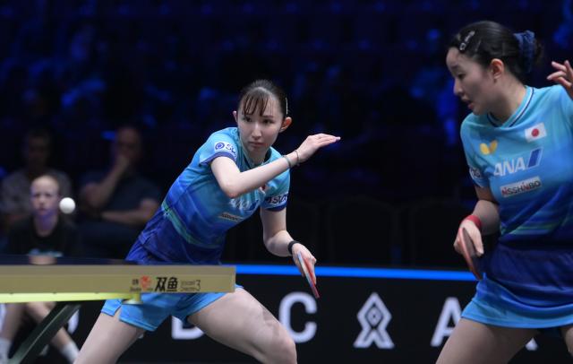 (260815) -- MALMO, Aug. 15, 2026 (Xinhua) -- Harimoto Miwa/Hayata Hina (L) of Japan compete against Doo Hoi Kem/Ng Wing Lam of China's Hong Kong during the women's doubles final match at the WTT Europe Smash Sweden 2026 in Malmo, Sweden, Aug. 15, 2026. (Xinhua/Weng Xinyang)