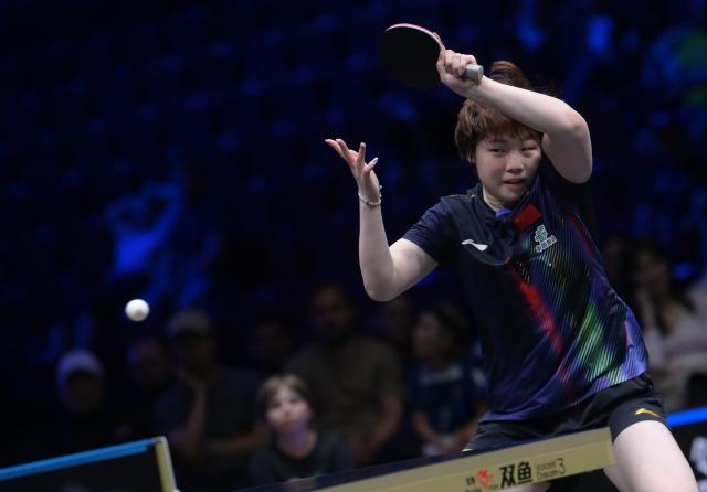 (260816) -- MALMO, Aug. 16, 2026 (Xinhua) -- Kuai Man competes during the women's singles quarterfinal match between China's Kuai Man and Hayata Hina of Japan at the WTT Europe Smash Sweden 2026 in Malmo, Sweden, Aug. 15, 2026. (Xinhua/Weng Xinyang)