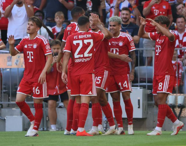 (260816) -- MUNICH, Aug. 16, 2026 (Xinhua) -- Luis Diaz (2nd R) of Bayern Munich celebrates after scoring with teammates during a friendly football match between Bayern Munich and RB Leipzig in Munich, Germany, Aug. 15, 2026. (Photo by Philippe Ruiz/Xinhua)