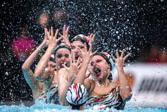 (260816) -- BUDAPEST, Aug. 16, 2026 (Xinhua) -- Members of Team Russia perform during the Team Acrobatic Final of the World Aquatics Junior Artistic Swimming Championships in Budapest, Hungary, on Aug. 15, 2026. (Photo by David Balogh/Xinhua)
