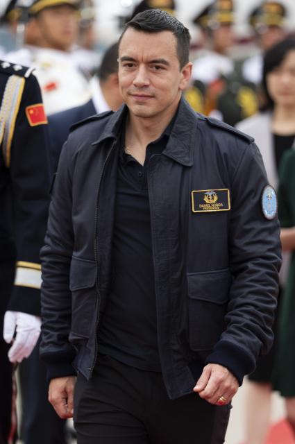 (260816) -- BEIJING, Aug. 16, 2026 (Xinhua) -- President of the Republic of Ecuador Daniel Roy-Gilchrist Noboa Azín arrives in Beijing, capital of China, Aug. 16, 2026. At the invitation of Chinese President Xi Jinping, Noboa arrived in Beijing on Sunday for a state visit to China from Aug. 16 to 23. (Xinhua/Cai Yang)