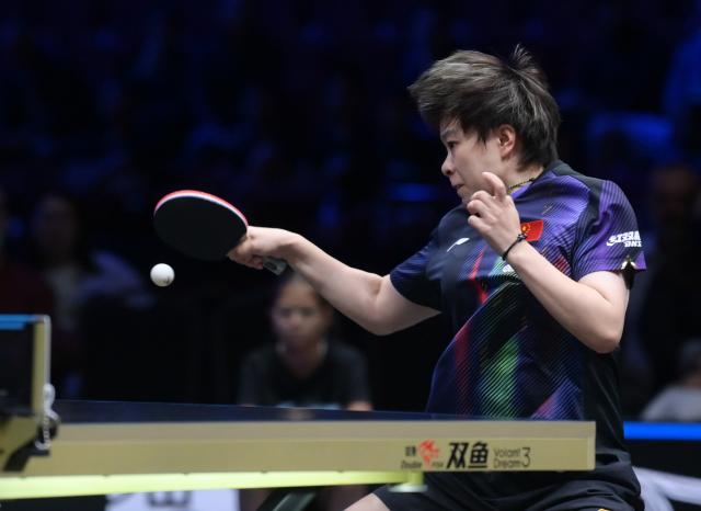 (260816) -- MALMO, Aug. 16, 2026 (Xinhua) -- Wang Yidi of China hits a return to Harimoto Miwa of Japan during the women's singles semifinal match at the WTT Europe Smash Sweden 2026 in Malmo, Sweden, Aug. 16, 2026. (Xinhua/Weng Xinyang)
