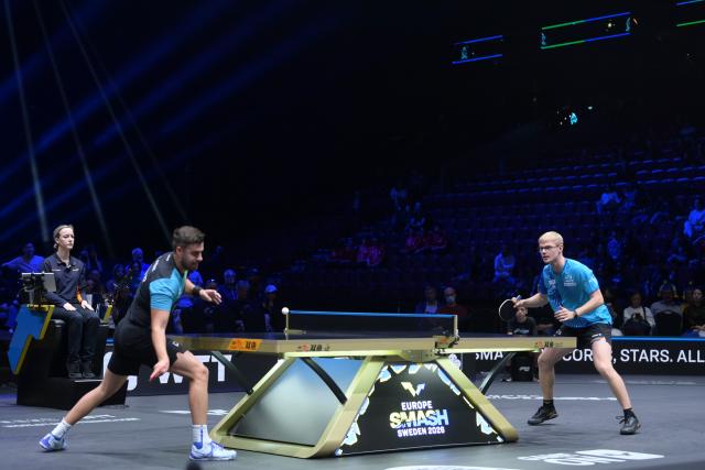 (260816) -- MALMO, Aug. 16, 2026 (Xinhua) -- Felix Lebrun (R) of France and Darko Jorgic of Slovenia compete during the men's singles semifinal match at the WTT Europe Smash Sweden 2026 in Malmo, Sweden, Aug. 16, 2026. (Xinhua/Weng Xinyang)