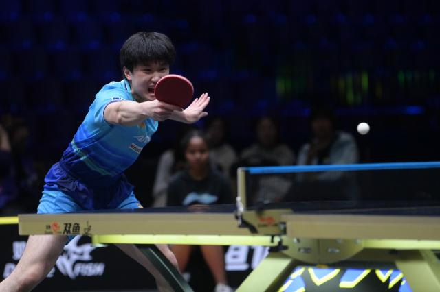 (260816) -- MALMO, Aug. 16, 2026 (Xinhua) -- Harimoto Tomokazu hits a return during the men's singles semifinal match between Harimoto Tomokazu of Japan and Matsushima Sora of Japan at the WTT Europe Smash Sweden 2026 in Malmo, Sweden, Aug. 16, 2026. (Xinhua/Weng Xinyang)