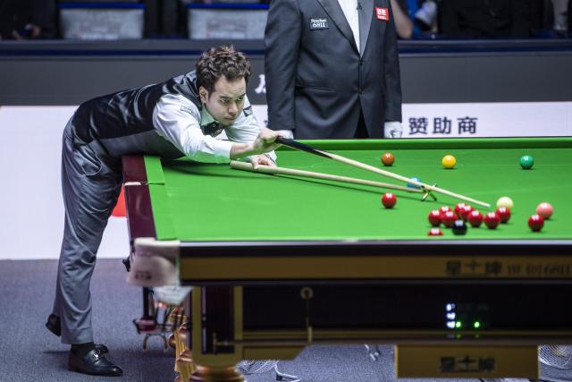 (260816) -- TAIYUAN, Aug. 16, 2026 (Xinhua) -- Noppon Saengkham competes during the final match between Mark Selby of England and Noppon Saengkham of Thailand at China Open 2026 snooker tournament in Taiyuan, north China's Shanxi Province, Aug. 16, 2026. (Xinhua/Cao Yang)