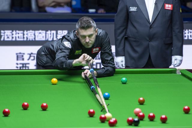 (260816) -- TAIYUAN, Aug. 16, 2026 (Xinhua) -- Mark Selby competes during the final match between Mark Selby of England and Noppon Saengkham of Thailand at China Open 2026 snooker tournament in Taiyuan, north China's Shanxi Province, Aug. 16, 2026. (Xinhua/Cao Yang)
