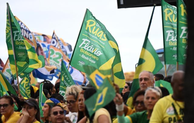 (260816) -- RIO DE JANEIRO, Aug. 16, 2026 (Xinhua) -- People participate in Brazilian Senator Flavio Bolsonaro's first presidential campaign rally in Rio de Janeiro, Brazil, Aug. 16, 2026. (Xinhua/Jin Haoyuan)