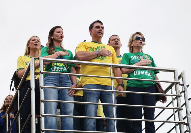 (260816) -- RIO DE JANEIRO, Aug. 16, 2026 (Xinhua) -- Brazilian Senator Flavio Bolsonaro (front C), presidential candidate of Brazil's Liberal Party, attends his first presidential campaign rally in Rio de Janeiro, Brazil, Aug. 16, 2026. (Xinhua/Jin Haoyuan)