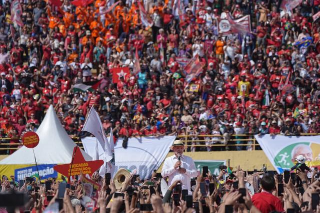 (260816) -- SAO BERNARDO DO CAMPO, Aug. 16, 2026 (Xinhua) -- Brazilian President Luiz Inacio Lula da Silva, presidential candidate of Brazil's ruling Workers' Party, attends his first presidential campaign rally in Sao Bernardo do Campo, Brazil, Aug. 16, 2026. (Photo by Paulo Lopes/Xinhua)