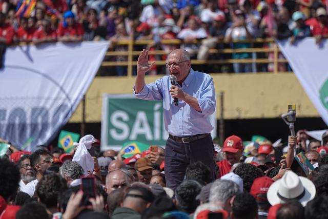 (260816) -- SAO BERNARDO DO CAMPO, Aug. 16, 2026 (Xinhua) -- Brazilian Vice President Geraldo Alckmin attends Brazilian President Luiz Inacio Lula da Silva's first presidential campaign rally in Sao Bernardo do Campo, Brazil, Aug. 16, 2026. (Photo by Paulo Lopes/Xinhua)