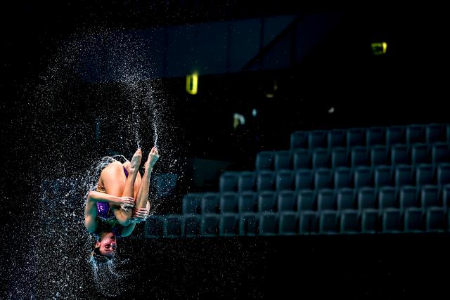 (260817) -- BUDAPEST, Aug. 17, 2026 (Xinhua) -- A team member of Spain competes during the Team Free final of the World Aquatics Junior Artistic Swimming Championships in Budapest, Hungary, on Aug. 16, 2026. (Photo by David Balogh/Xinhua)