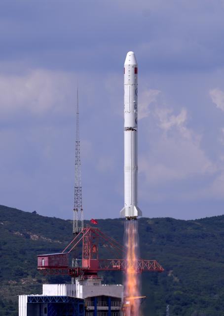 (260817) -- TAIYUAN, Aug. 17, 2026 (Xinhua) -- A Long March-2C carrier rocket carrying an SEO satellite blasts off from the Taiyuan Satellite Launch Center in north China's Shanxi Province on Aug. 17, 2026. The SEO satellite was launched at 11:02 a.m. (Beijing Time). It entered its preset orbit successfully.
   This launch marked the 664th flight mission of the Long March carrier rocket series, according to the launch center. (Photo by Wang Yapeng/Xinhua)