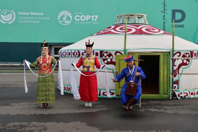 (260817) -- ULAN BATOR, Aug. 17, 2026 (Xinhua) -- Mongolian artists perform at the venue of the 17th Session of the Conference of the Parties (COP17) to the United Nations Convention to Combat Desertification (UNCCD) held in Ulan Bator, capital of Mongolia, Aug. 17, 2026. The UNCCD COP17 officially opened here on Monday.
   Held under the theme "Restoring Land, Restoring Hope," COP17 brings together 12,000 representatives from the UNCCD's 197 Parties at a pivotal global forum aimed at accelerating action to combat desertification, land degradation and drought. (Xinhua/Bolortsetseg)