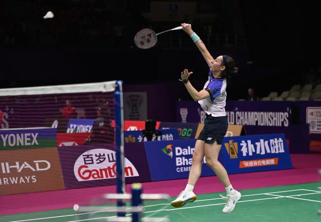 (260817) -- NEW DELHI, Aug. 17, 2026 (Xinhua) -- Kirsty Gilmour of Scotland competes during the women's singles round of 64 match against Han Yue of China at the 2026 BWF World Championships in New Delhi, India, Aug. 17, 2026. (Xinhua/Javed Dar)