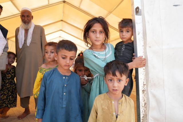 (260817) -- KABUL, Aug. 17, 2026 (Xinhua) -- Afghan children are seen at a makeshift camp in Kabul, Afghanistan, on Aug. 17, 2026. The Afghan government on Monday launched a polio vaccination campaign targeting children in five provinces to prevent further spread of the disease, local media outlet TOLOnews reported, citing the Ministry of Public Health. (Photo by Saifurahman Safi/Xinhua)