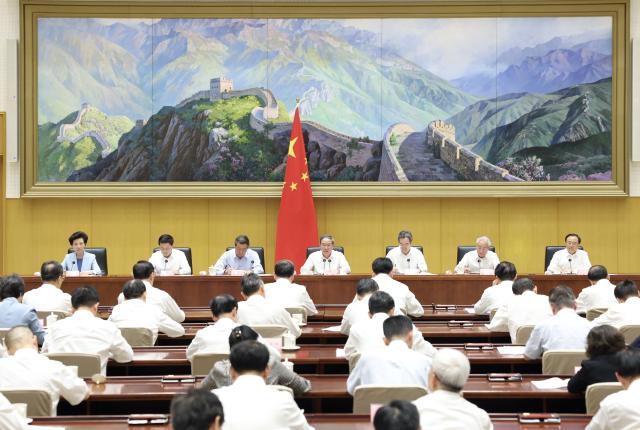 (260817) -- BEIJING, Aug. 17, 2026 (Xinhua) -- Chinese Premier Li Qiang presides over a plenary meeting of the State Council on Aug. 17, 2026. Li on Monday called for efforts to fulfill the country's annual economic and social development targets, thereby ensuring a strong start to the 15th Five-Year Plan period (2026-2030). (Xinhua/Huang Jingwen)