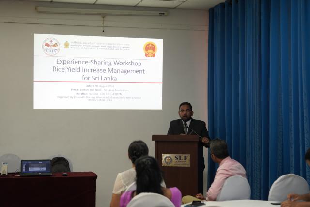 (260817) -- COLOMBO, Aug. 17, 2026 (Xinhua) -- Sanjeewa Wimalagunarathna, president of CATA Sri Lanka, speaks during the first targeted experience-sharing workshop organized by China Aid Training Alumni (CATA) Sri Lanka held in Colombo, Sri Lanka, Aug. 17, 2026. The first targeted experience-sharing workshop organized by China Aid Training Alumni (CATA) Sri Lanka was held in Colombo on Monday, focusing on ways to increase rice yields and promote agricultural development in the country.TO GO WITH "China-aid training alumni workshop focuses on boosting rice yields in Sri Lanka" (Xinhua/Chen Dongshu)