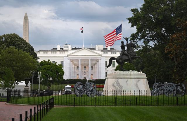 (260818) -- WASHINGTON, Aug. 18, 2026 (Xinhua) -- This photo taken on Aug. 17, 2026 shows the White House in Washington, D.C., the United States. U.S. President Donald Trump said on Monday that Tehran wants to reach an agreement with Washington but is unwilling to accept the kind of deal he considers necessary, as a 60-day negotiating period between the two sides came to an end. (Xinhua/Li Rui)