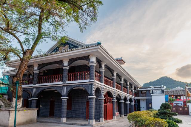 (260818) -- ZUNYI, Aug. 18, 2026 (Xinhua) -- This photo taken on Aug. 17, 2026 shows the site of the Zunyi Meeting in Zunyi City, southwest China's Guizhou Province.
  Renovation of the site of the Zunyi Meeting goes smoothly and will soon be completed. (Xinhua/Liu Xu)
