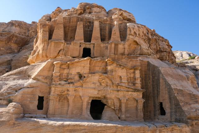 (260818) -- BEIJING, Aug. 18, 2026 (Xinhua) -- This photo taken on July 23, 2026 shows a scene at an archaeological site in the ancient city of Petra, Jordan. Jiayuguan, the westernmost point of China's Ming Dynasty Great Wall, and the ancient city of Petra in Jordan are both landmarks boasting rich cultural heritage.
  In 2017, they established a twinhood relationship, built on the fact that both are UNESCO-listed World Heritage sites, distinguished by their unique and creative architecture in harmony with the natural environment.
  In 2025, the Chinese city of Jiayuguan and the Jordanian city of Petra signed an agreement on cooperation in culture and tourism at the archaeological site of Petra, seeking to strengthen the friendly ties between the two historical sites. (Xinhua/Xin Mengchen)