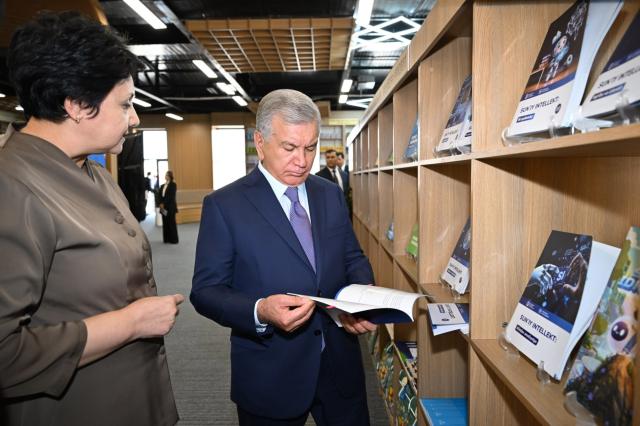 (260819) -- KHIVA, Aug. 19, 2026 (Xinhua) -- Uzbek President Shavkat Mirziyoyev visits the branch campus of China's Liaoning Normal University in Khiva, Uzbekistan, Aug. 17, 2026. TO GO WITH "Chinese university opens branch campus in Uzbekistan" (Press Service of the President of Uzbekistan/Handout via Xinhua)