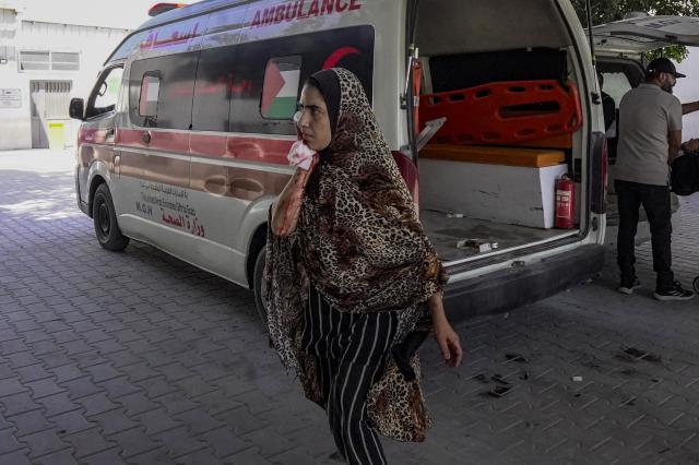 (260819) -- GAZA, Aug. 19, 2026 (Xinhua) -- An injured woman is seen after being evacuated from the site of an Israeli airstrike, at Al-Shifa hospital, in Gaza City, on Aug. 19, 2026. At least nine Palestinians, including a woman, were killed Wednesday in an Israeli airstrike targeting a Hamas-run municipal police headquarters in central Gaza City, according to Palestinian sources.
Sources and witnesses said the airstrike caused a large explosion and scattered shrapnel around the headquarters, which is surrounded by tents housing displaced people. (Photo by Rizek Abdeljawad/Xinhua)