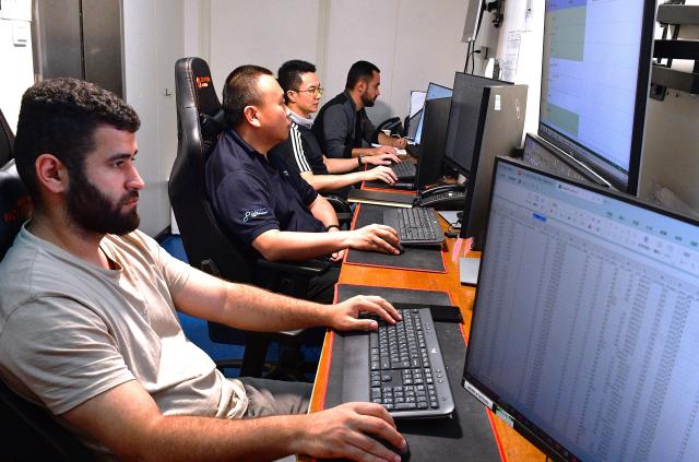 (260820) -- BAKU, Aug. 20, 2026 (Xinhua) -- Chinese and Azerbaijani technicians monitor the deployment of Ocean Bottom Node (OBN) seismic instruments inside the data-analysis cabin aboard a seismic vessel of the Caspian Geophysical Company in the Caspian Sea near Baku, Azerbaijan, Aug. 18, 2026. Chinese and Azerbaijani oil-gas exploration technicians aboard the seismic vessel worked together to deploy OBN seismic instruments into the waters of the Caspian Sea, and conduct data analysis on Wednesday night.
   The vessel is operated by the Caspian Geophysical Company, a joint venture between China and Azerbaijan. (Xinhua/Chen Junfeng)