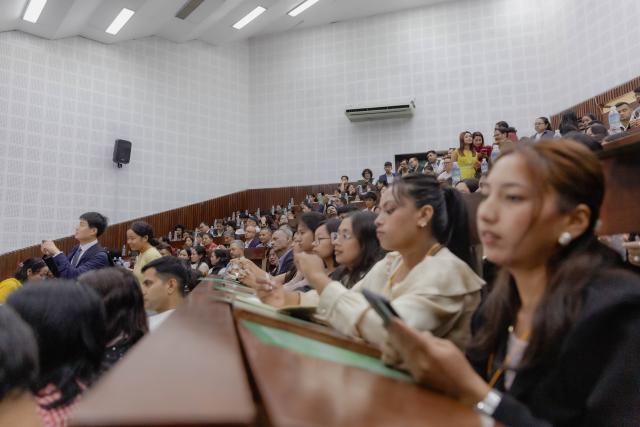 (260820) -- KATHMANDU, Aug. 20, 2026 (Xinhua) -- Guests attend a story-sharing forum titled "Xizang Panorama: New Era, New Development" in Kathmandu, Nepal, Aug. 19, 2026. The story-sharing forum was held here Wednesday, drawing more than 300 people from various sectors of China and Nepal. (Photo by Sulav Shrestha/Xinhua)