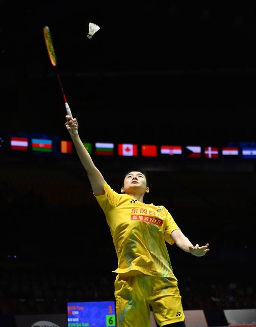 (260820) -- NEW DELHI, Aug. 20, 2026 (Xinhua) -- China's Han Yue hits a return during the women's singles round of 16 match against Kim Ga Eun of South Korea at BWF World Championships in New Delhi, Aug. 20, 2026. (Xinhua/Javed Dar)