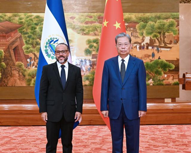 (260820) -- BEIJING, Aug. 20, 2026 (Xinhua) -- Zhao Leji, chairman of the Standing Committee of the National People's Congress (NPC), holds talks with Ernesto Castro, president of El Salvador's Legislative Assembly, at the Great Hall of the People in Beijing, capital of China, Aug. 20, 2026. (Xinhua/Rao Aimin)