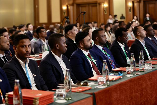 (260820) -- ADDIS ABABA, Aug. 20, 2026 (Xinhua) -- Guests attend the "Big Market for All: Export to China" Ethiopia Session in Addis Ababa, Ethiopia, Aug. 19, 2026. China launched the "Big Market for All: Export to China" Ethiopia Session on Wednesday in Addis Ababa, the capital of Ethiopia, as part of its effort to encourage and expand exports of Ethiopian products to the Chinese market.
  A total of 33 cooperation deals were signed between companies of the two sides, with a combined contract value of over 330 million U.S. dollars. (Xinhua/Geng Xinning)