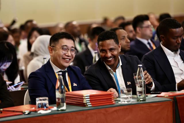 (260820) -- ADDIS ABABA, Aug. 20, 2026 (Xinhua) -- Guests attend the "Big Market for All: Export to China" Ethiopia Session in Addis Ababa, Ethiopia, Aug. 19, 2026. China launched the "Big Market for All: Export to China" Ethiopia Session on Wednesday in Addis Ababa, the capital of Ethiopia, as part of its effort to encourage and expand exports of Ethiopian products to the Chinese market.
  A total of 33 cooperation deals were signed between companies of the two sides, with a combined contract value of over 330 million U.S. dollars. (Xinhua/Geng Xinning)