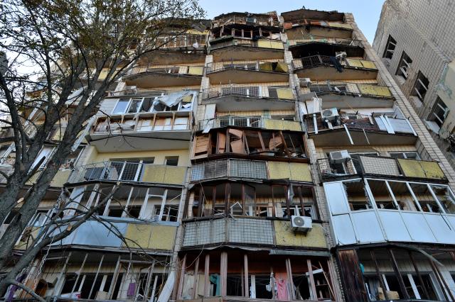 (260820) -- KIEV, Aug. 20, 2026 (Xinhua) -- Photo taken on Aug. 20, 2026 shows a building damaged in a Russian overnight missile and drone attack in Kiev, Ukraine. A Russian overnight missile and drone attack hits Kyiv, Ukraine, on August 20, 2026. (Photo by Peter Druk/Xinhua)