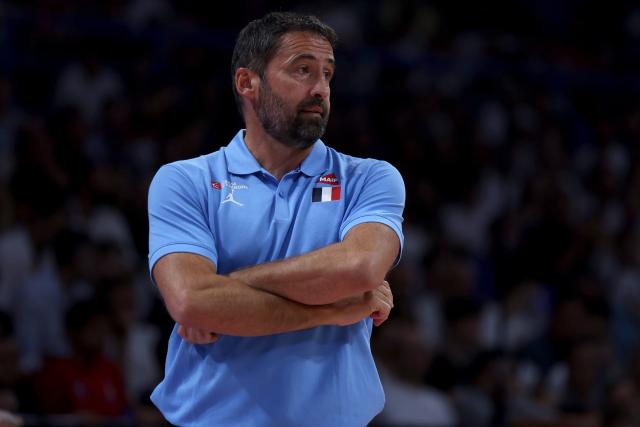 (260821) -- BELGRADE, Aug. 21, 2026 (Xinhua) -- France's head coach Frederic Fauthoux reacts during a friendly basketball match between Serbia and France in Belgrade, Serbia on August 20, 2026. (Photo by Djordje Kostic/Xinhua)