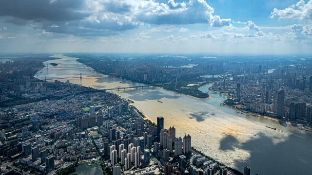 (260821) -- WUHAN, Aug. 21, 2026 (Xinhua) -- An aerial drone photo taken on July 29, 2025 shows a view of the Yangtze River in Wuhan, central China's Hubei Province. (Xinhua/Xiao Yijiu)