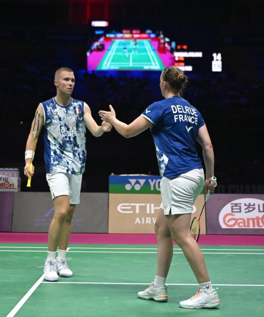 (260822) -- NEW DELHI, Aug. 22, 2026 (Xinhua) -- Thom Gicquel/Delphine Delrue (R) of France celebrate during the mixed doubles semifinal match between Jiang Zhenbang/Wei Yaxin of China and Thom Gicquel/Delphine Delrue of France at BWF World Championships in New Delhi, India, Aug. 22, 2026. (Photo by Javed Dar/Xinhua)