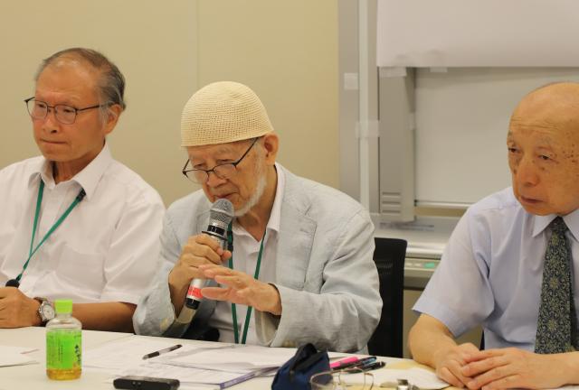 (260822) -- TOKYO, Aug. 22, 2026 (Xinhua) -- Lin Boyao (C), a member of a group commemorating Chinese victims of the Great Kanto Earthquake massacre, speaks at a press conference marking the 103rd anniversary of the massacre following the 1923 Great Kanto Earthquake in Tokyo, Japan, Aug. 21, 2026. TO GO WITH "Scholars, activists urge Japan to confront history at Tokyo event marking 1923 earthquake massacre" (Xinhua/Chen Zean)