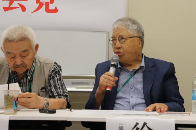 (260822) -- TOKYO, Aug. 22, 2026 (Xinhua) -- Suh Sung (R), a professor at South Korea's Woosuk University, speaks at a press conference marking the 103rd anniversary of the massacre following the 1923 Great Kanto Earthquake in Tokyo, Japan, Aug. 21, 2026. TO GO WITH "Scholars, activists urge Japan to confront history at Tokyo event marking 1923 earthquake massacre" (Xinhua/Chen Zean)