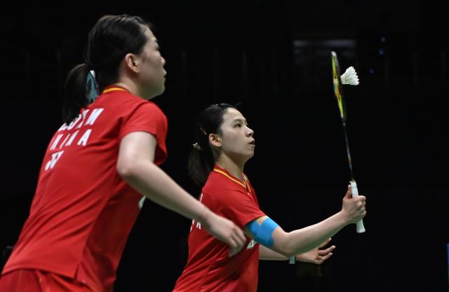 (260822) -- NEW DELHI, Aug. 22, 2026 (Xinhua) -- Li Yijing (R)/Luo Xumin compete during the women's doubles semifinal match between China's Li Yijing/Luo Xumin and South Korea's Baek Ha Na/Lee So Hee at BWF World Championships in New Delhi, India, Aug. 22, 2026. (Xinhua/Javed Dar)